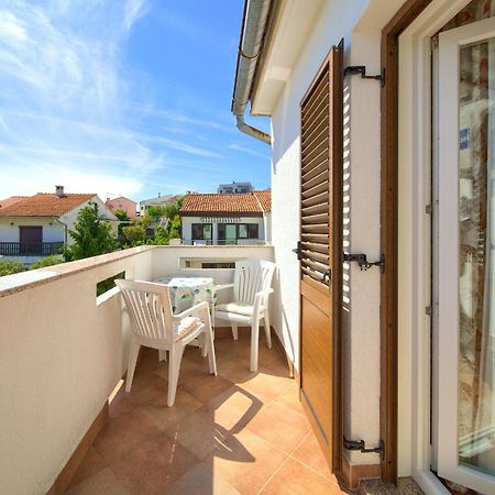 Apartments Rose Кърк Екстериор снимка
