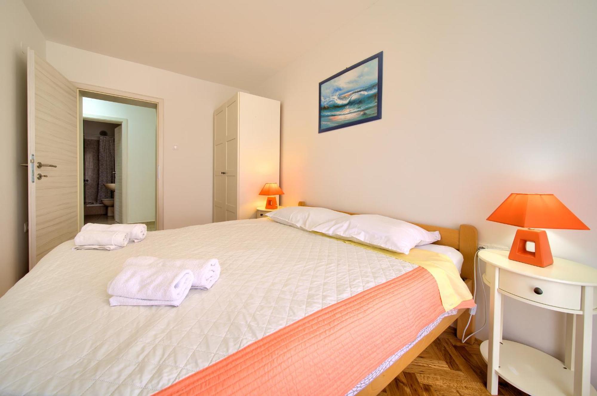 Apartments Rose Кърк Екстериор снимка