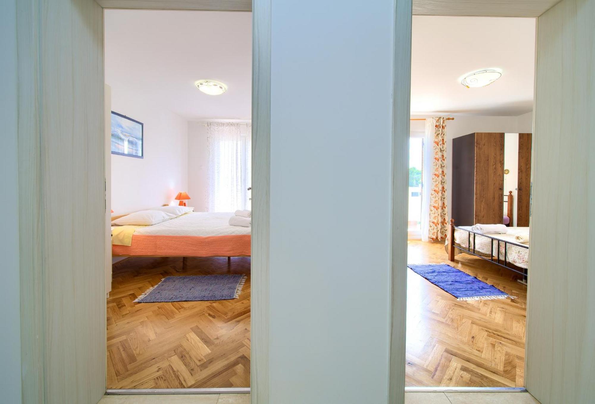 Apartments Rose Кърк Екстериор снимка