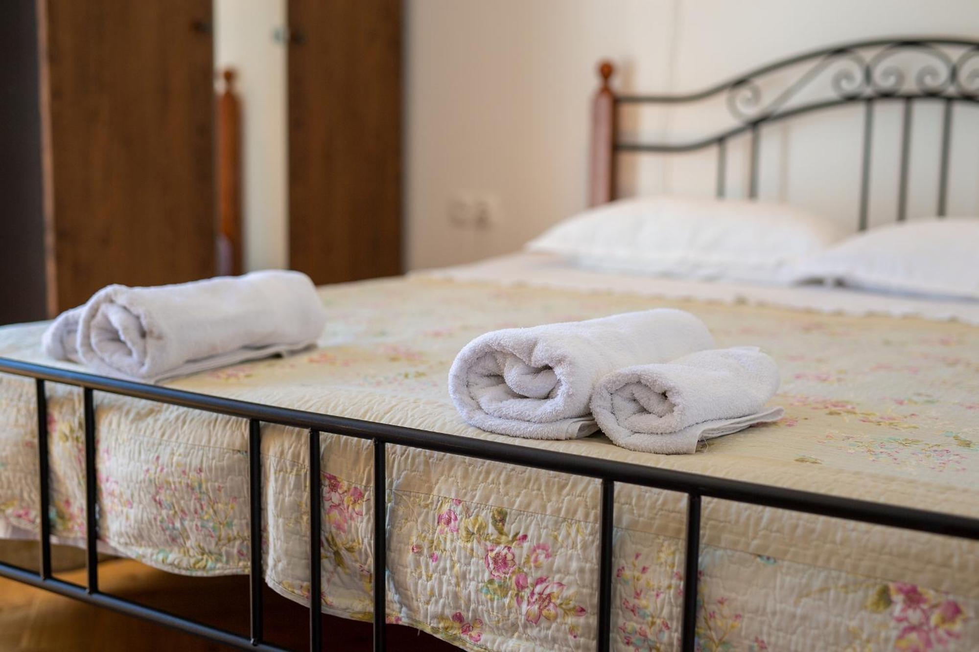 Apartments Rose Кърк Екстериор снимка