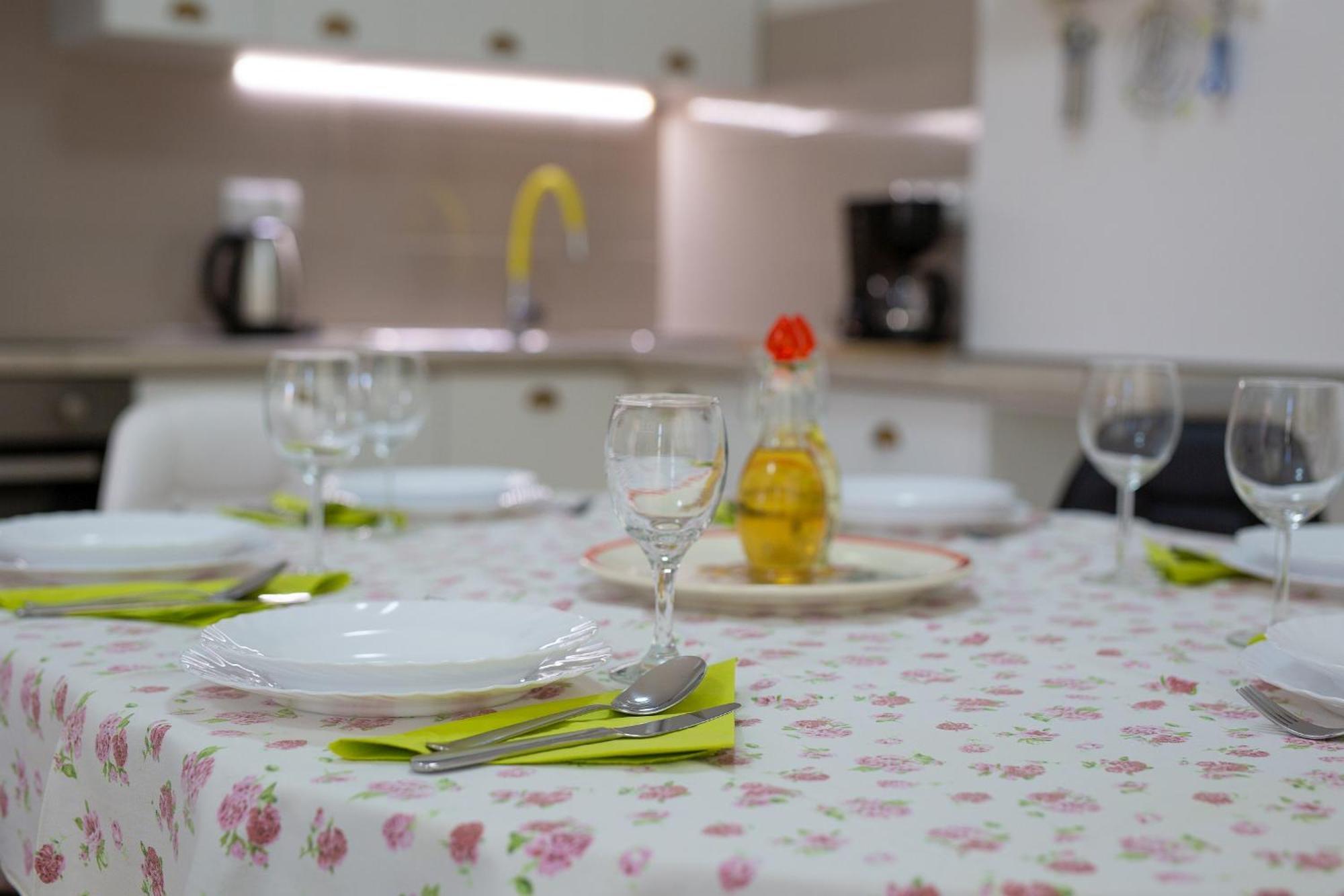 Apartments Rose Кърк Екстериор снимка