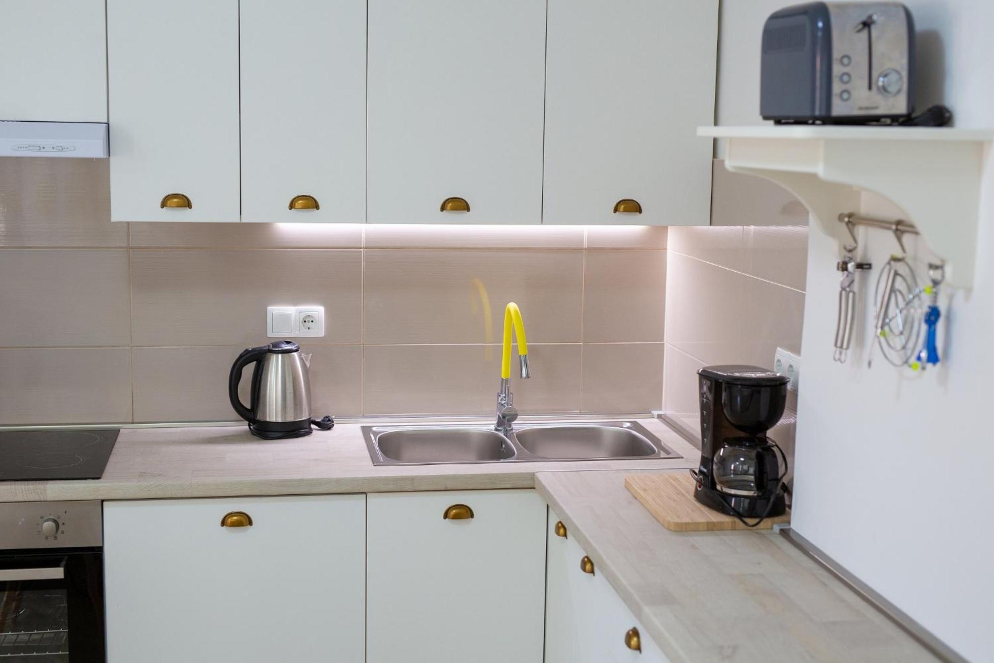 Apartments Rose Кърк Екстериор снимка