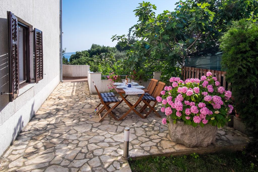 Apartments Rose Кърк Екстериор снимка