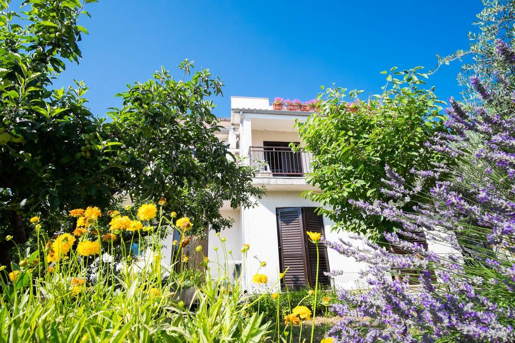 Apartments Rose Кърк Екстериор снимка