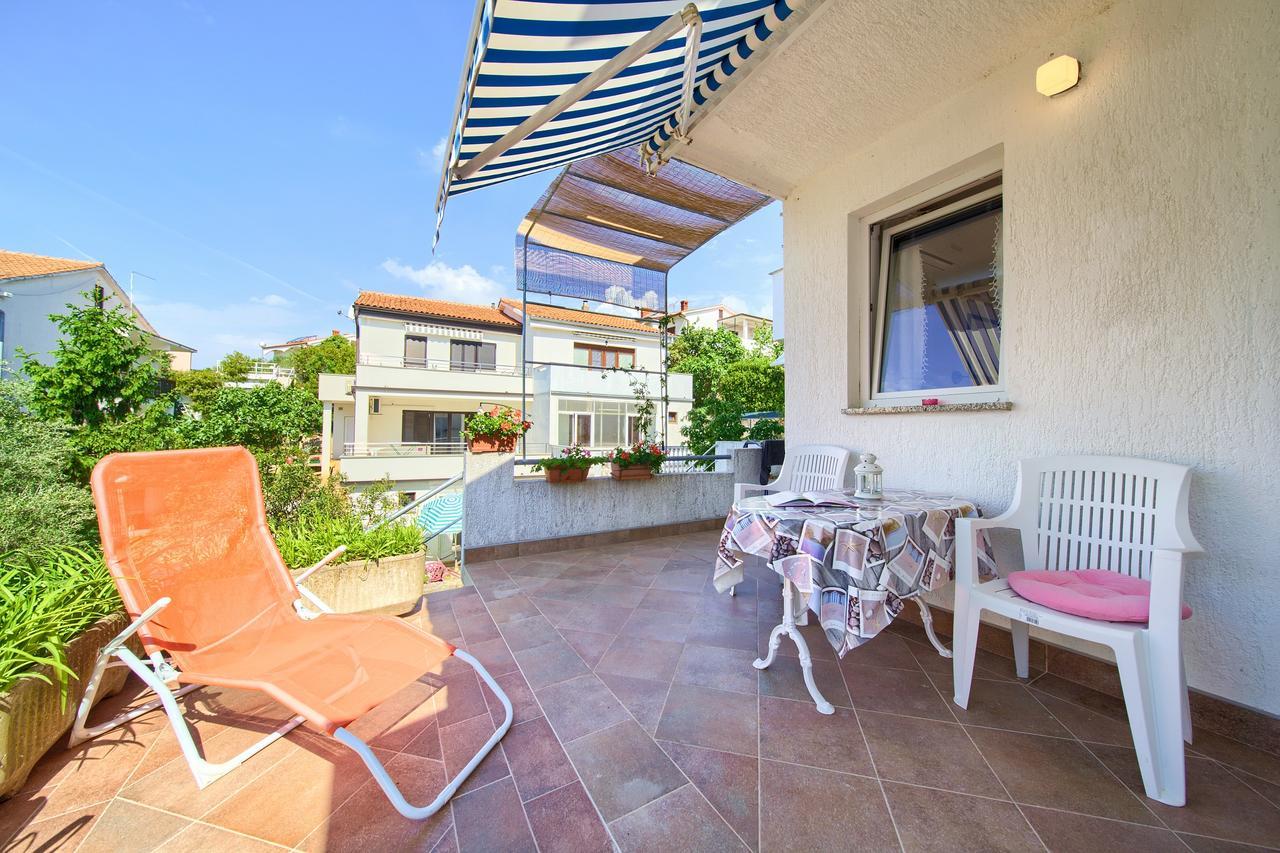 Apartments Rose Кърк Екстериор снимка